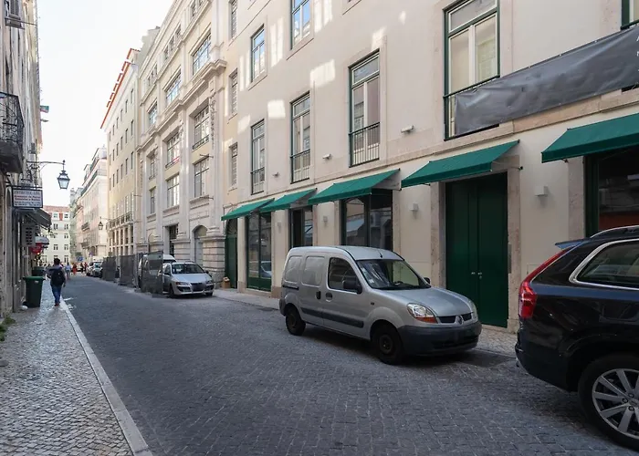 Feels Like Home Chiado Trendy Apartment